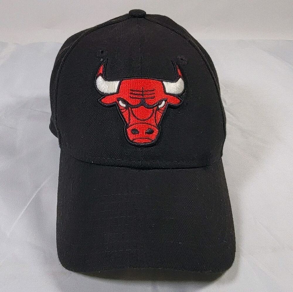 Chicago Bulls New Era 9FORTY Black Red Logo Adjustable NBA Baseball Cap Hat